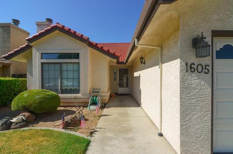 1605 Brookside Dr, Manteca, CA 95336 photo 2