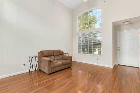 561 Leamon St, Tracy, CA 95376 photo 4