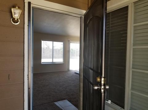 1588 Lariat Ln, Olivehurst, CA 95961 photo 2