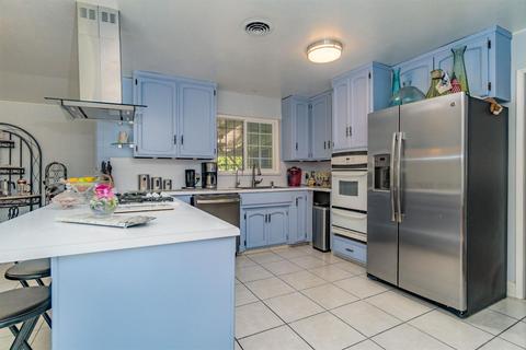 1529 Bronson Ave, Modesto, CA 95350 photo 5