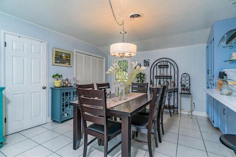 1529 Bronson Ave, Modesto, CA 95350 photo 7