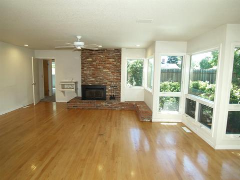 908 Crestwood Dr, Modesto, CA 95350 photo 4