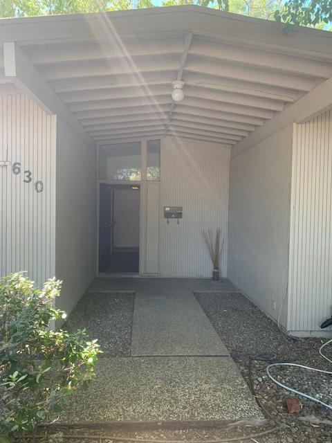 630 Villanova, Davis, CA 95616 photo 2