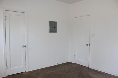 623 E Yosemite Ave, Manteca, CA 95336 photo 32