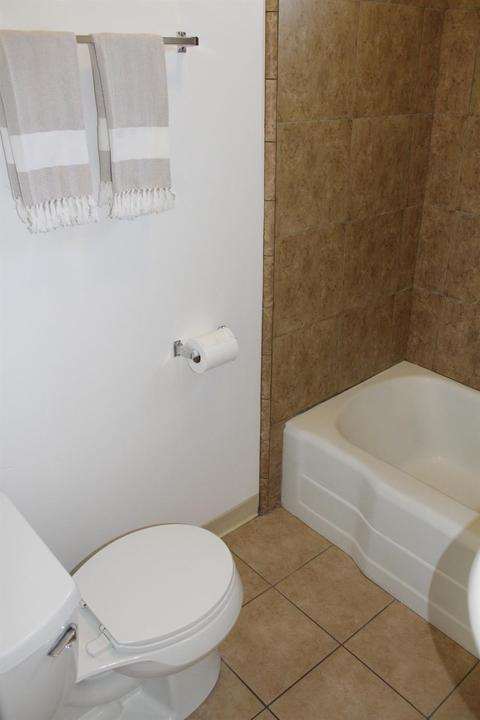 623 E Yosemite Ave, Manteca, CA 95336 photo 21