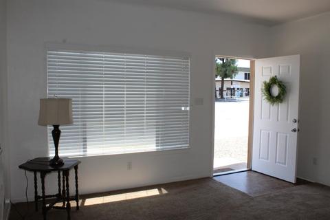 623 E Yosemite Ave, Manteca, CA 95336 photo 2