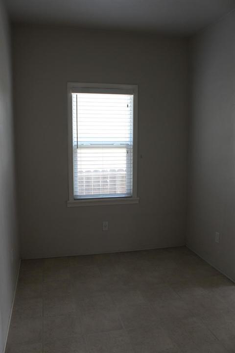 623 E Yosemite Ave, Manteca, CA 95336 photo 13