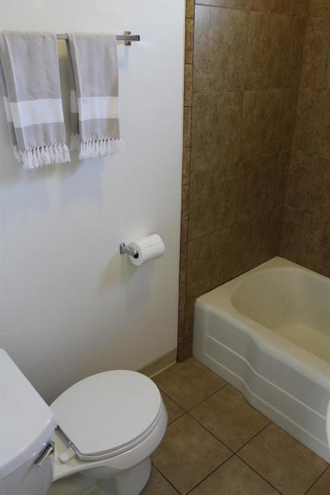 623 E Yosemite Ave, Manteca, CA 95336 photo 22