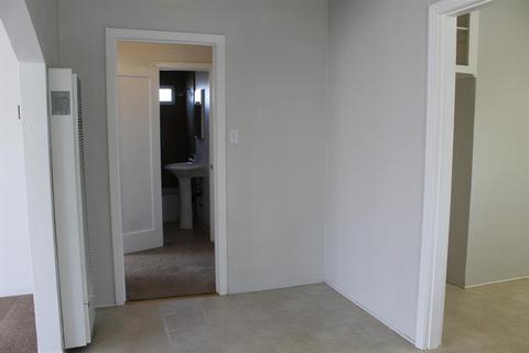 623 E Yosemite Ave, Manteca, CA 95336 photo 16