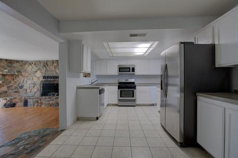 2335 Carol St, Modesto, CA 95354 photo 4