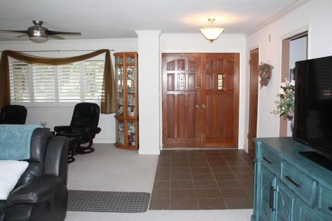 601 Leveland Ln, Modesto, CA 95350 photo 2