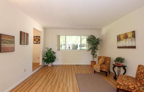 6228 Hilltop Dr, Carmichael, CA 95608 photo 3