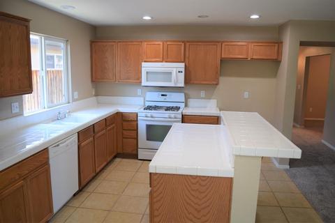 1904 St Peters St, Modesto, CA 95355 photo 12