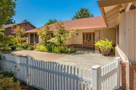 3909 Drakeshire Dr, Modesto, CA 95356 photo 4