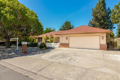 3909 Drakeshire Dr, Modesto, CA 95356 photo 2