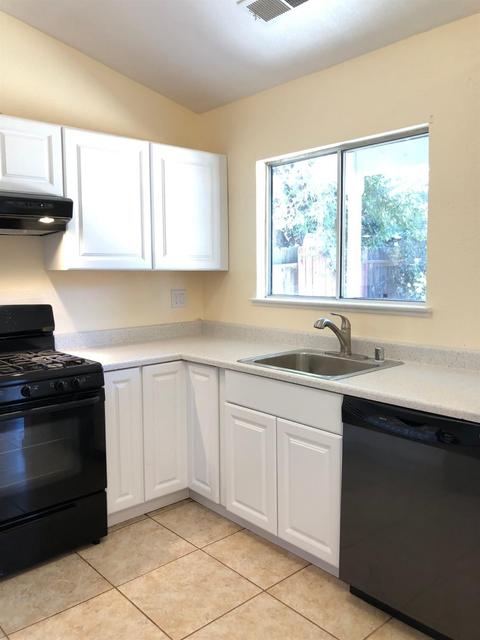 1529 Ironside Dr, Modesto, CA 95358 photo 7