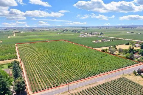 8710 E Kettleman Ln, Lodi, CA 95240 photo 1