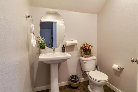 1229 Darrow Dr, Lathrop, CA 95330 photo 7