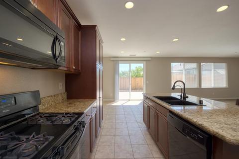 270 Lavender Ln, Patterson, CA 95363 photo 9