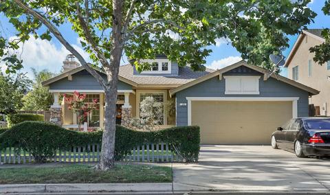 121 Memory Ln, Turlock, CA 95382 photo 2