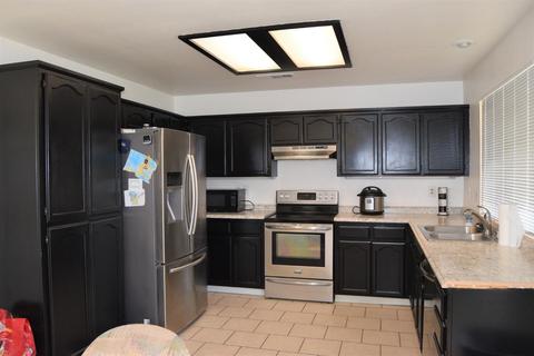 2104 Liselle Ln, Modesto, CA 95358 photo 5