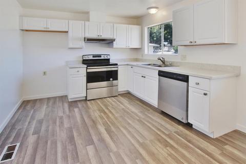 456 W Kavanagh Ave, Tracy, CA 95376 photo 4