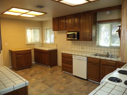 1406 Cherrywood Dr, Modesto, CA 95350 photo 8