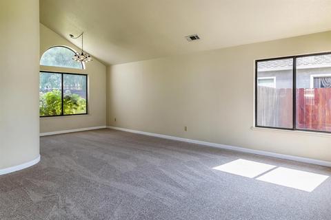 1537 Parkview St, Manteca, CA 95337 photo 4