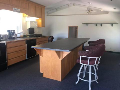 818 E Lake Ave, Manteca, CA 95337 photo 4