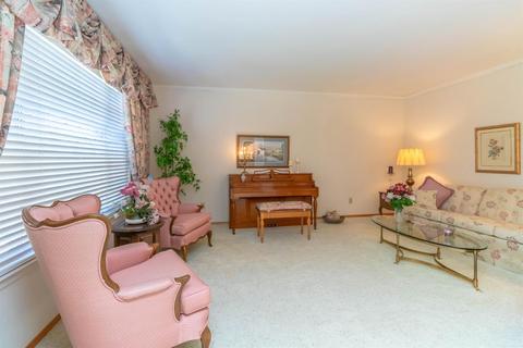 4300 Paradise Dr, Carmichael, CA 95608 photo 9