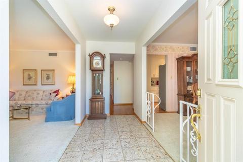 4300 Paradise Dr, Carmichael, CA 95608 photo 6
