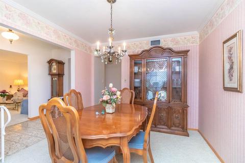 4300 Paradise Dr, Carmichael, CA 95608 photo 10