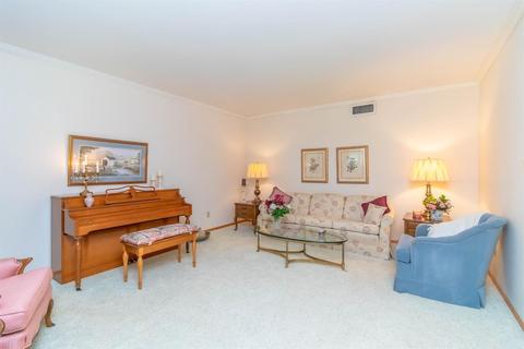 4300 Paradise Dr, Carmichael, CA 95608 photo 8