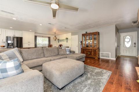 8480 Cortadera Dr, Orangevale, CA 95662 photo 6