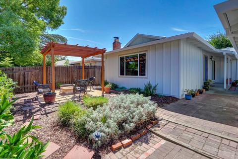 2410 Loyola Dr, Davis, CA 95618 photo 2