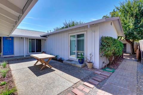 2410 Loyola Dr, Davis, CA 95618 photo 8