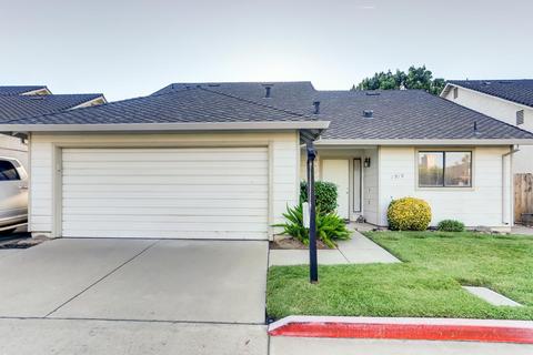 1919 E Century Pl, Lodi, CA 95240 photo 1