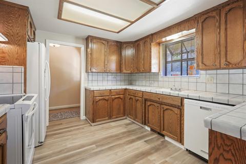 5325 E Harney Ln, Lodi, CA 95240 photo 11