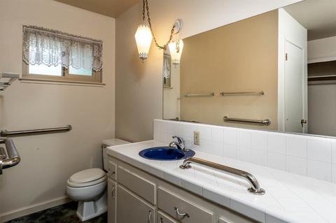 4406 Northampton Dr, Carmichael, CA 95608 photo 20