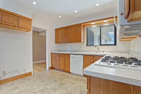 1121 Glenhurst Dr, Lodi, CA 95240 photo 9