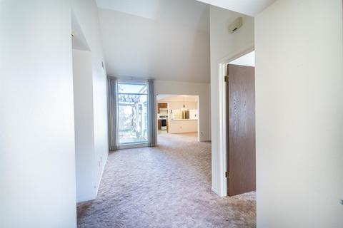1002 Claremont Ct, Modesto, CA 95356 photo 5