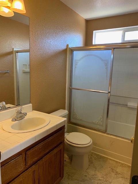 1397 E B St, Los Banos, CA 93635 photo 6