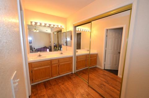 1397 E B St, Los Banos, CA 93635 photo 9