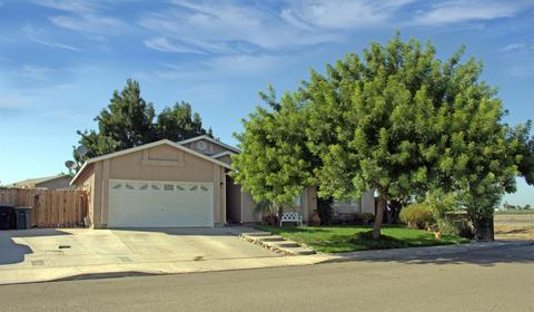 127 Ivy Ave, Patterson, CA 95363 photo 2