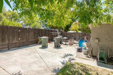 702 Castle St, Modesto, CA 95350 photo 31