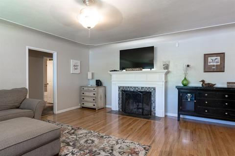 702 Castle St, Modesto, CA 95350 photo 7
