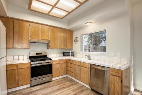 3151 Woods Cir, Davis, CA 95616 photo 5