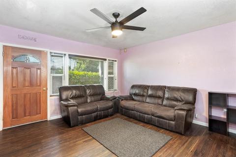 5915 Hilltop Dr, Carmichael, CA 95608 photo 4