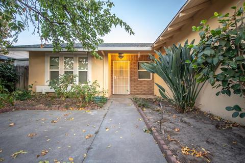 1412 Entrada Way, Modesto, CA 95355 photo 2