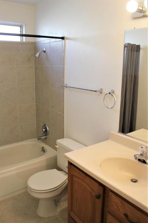 1216 W Union Ave, Modesto, CA 95356 photo 9